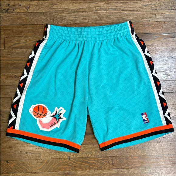 Men’s 1996 Mitchell & Ness All Star Game Shorts - Picture 3 of 4
